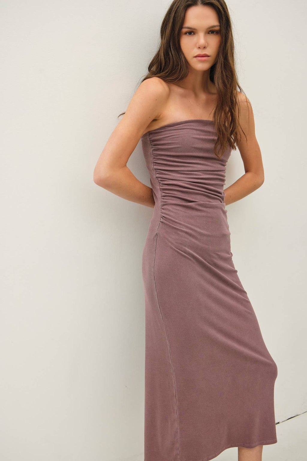 BASIC RIBBED MIDI TUBE DRESS