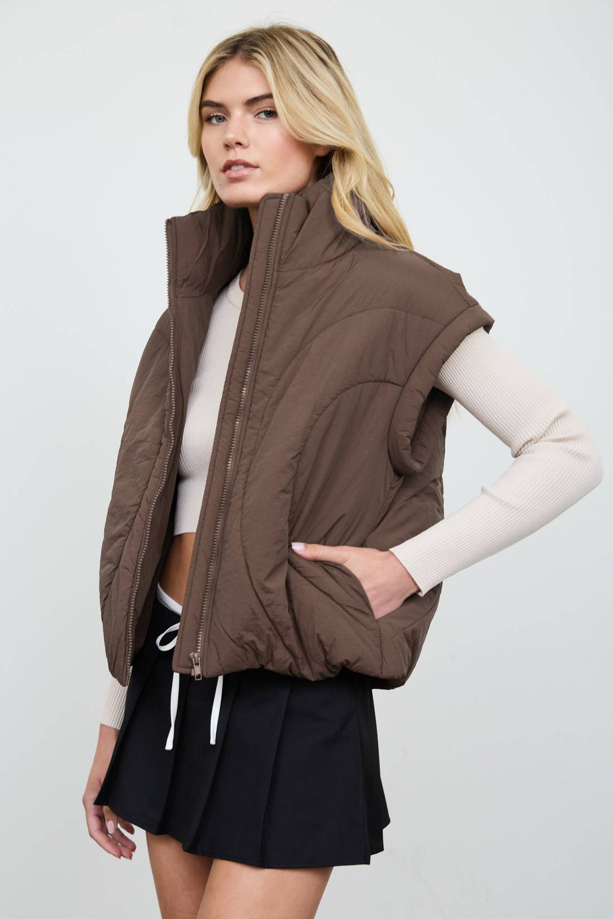 SCULPTED PANEL QUILTED MOCK NECK PUFFER VEST