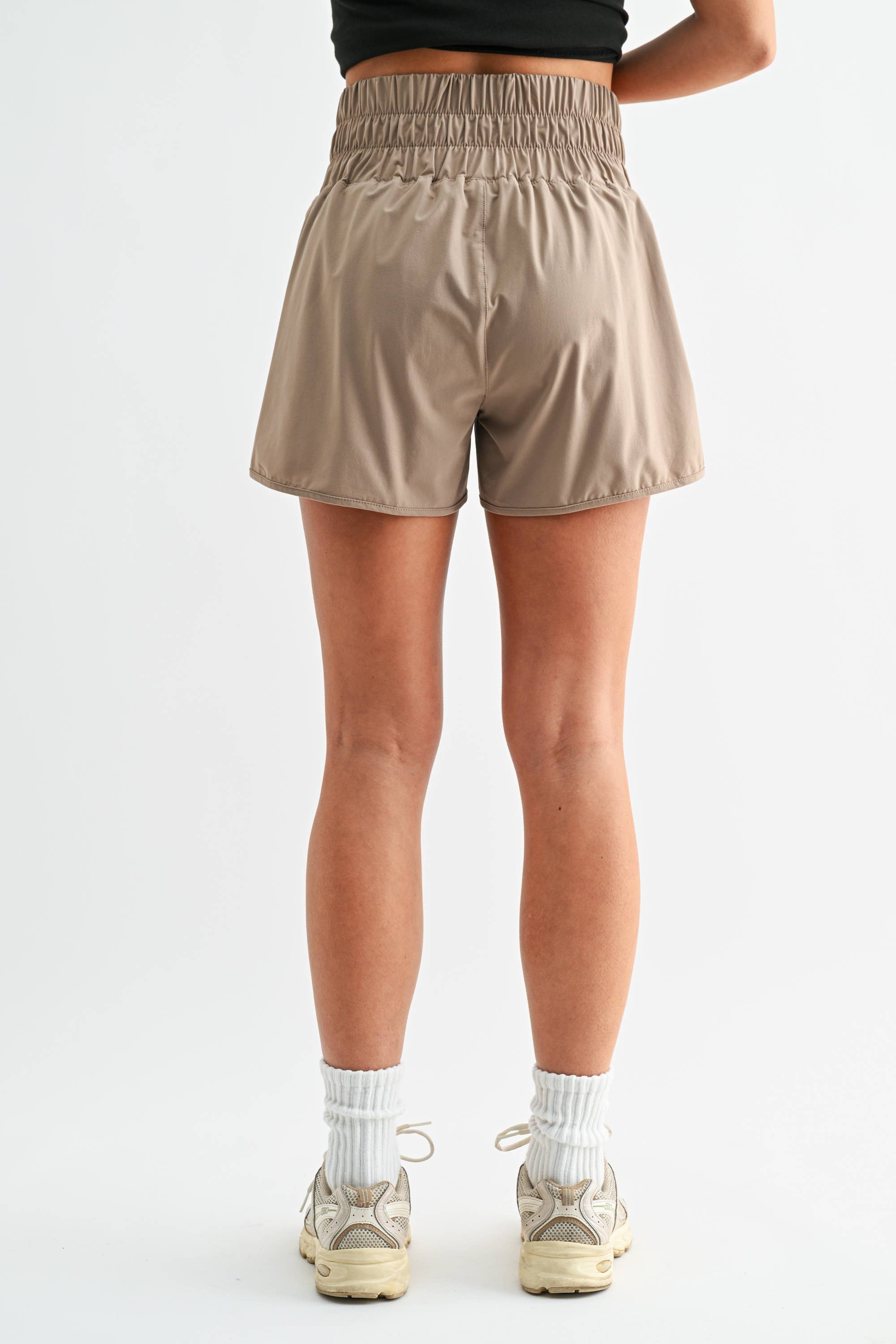 Contour Scallop Active Shorts