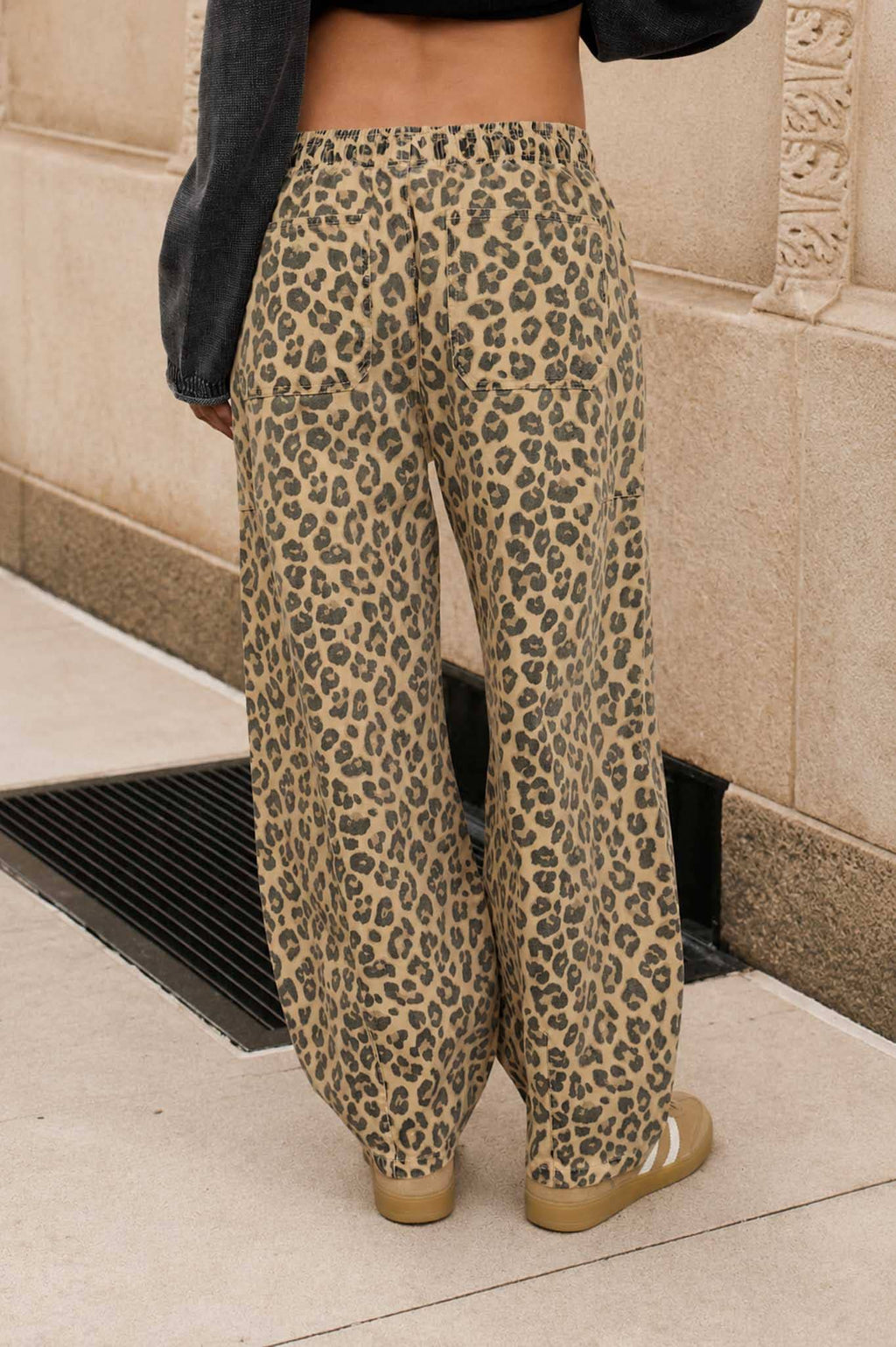 LEOPARD PRINT DRAWSTRING BARREL PANTS
