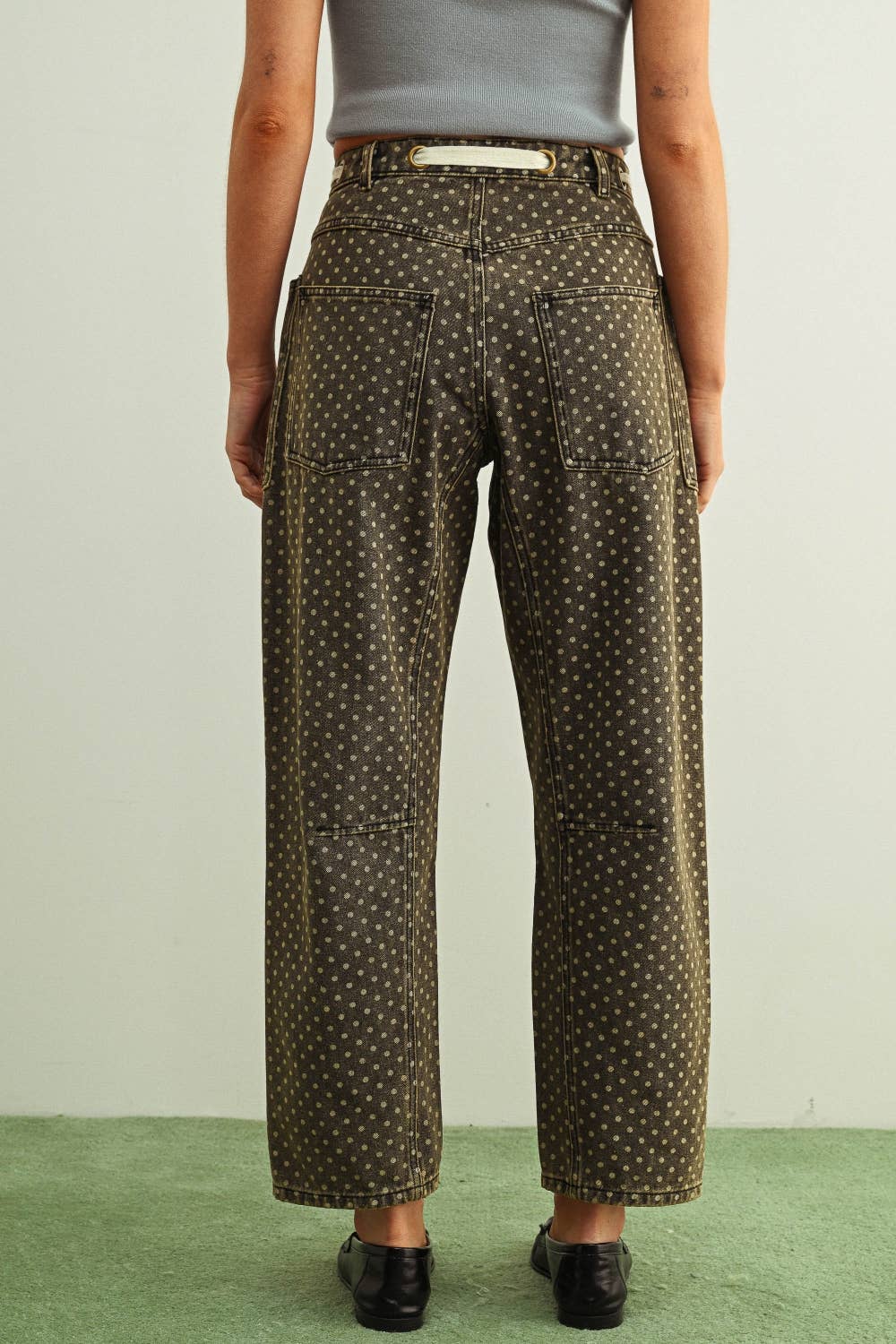 POLKA DOT PRINTED BARREL PANTS WITH BELT