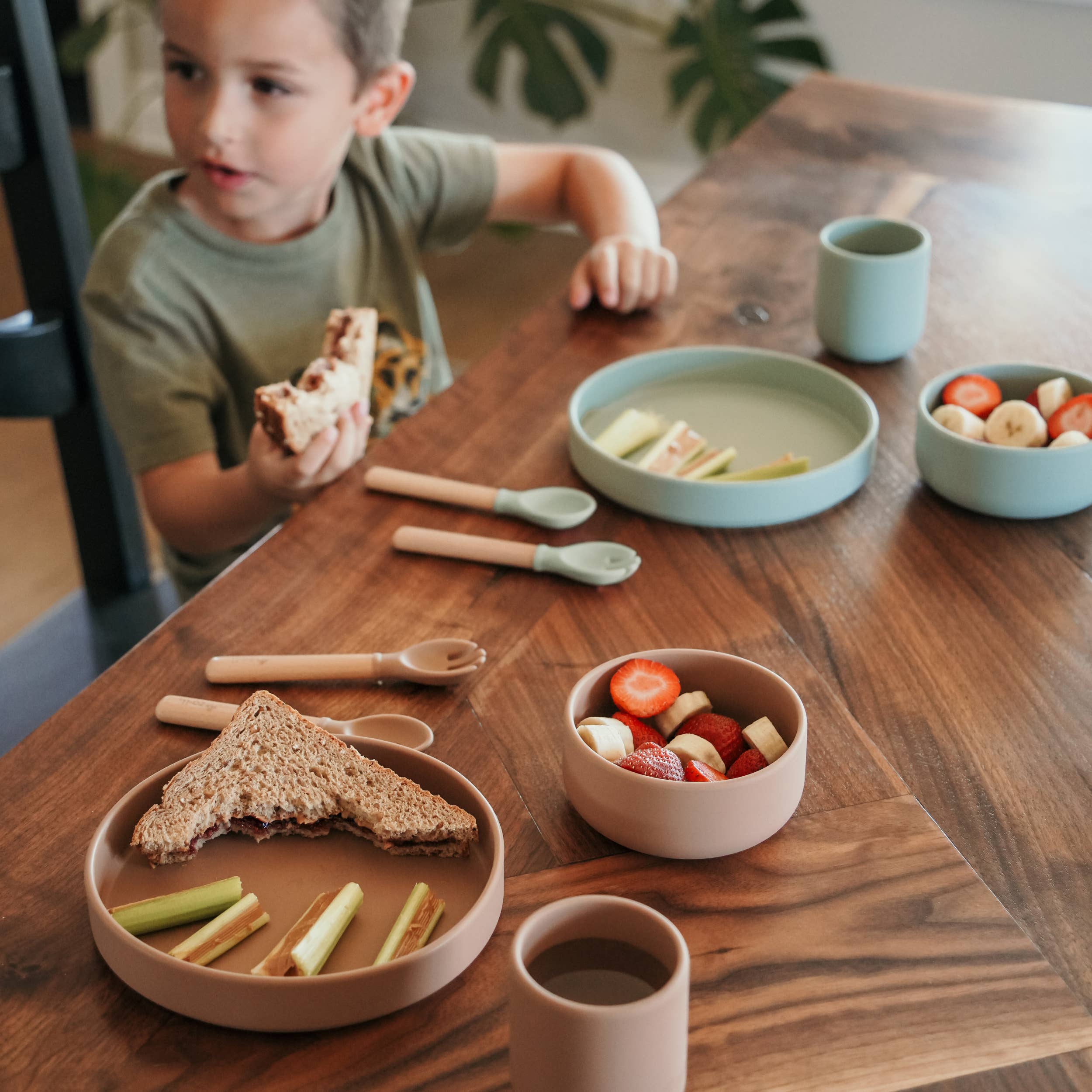 Silicone toddler feeding set