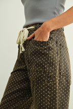 POLKA DOT PRINTED BARREL PANTS WITH BELT