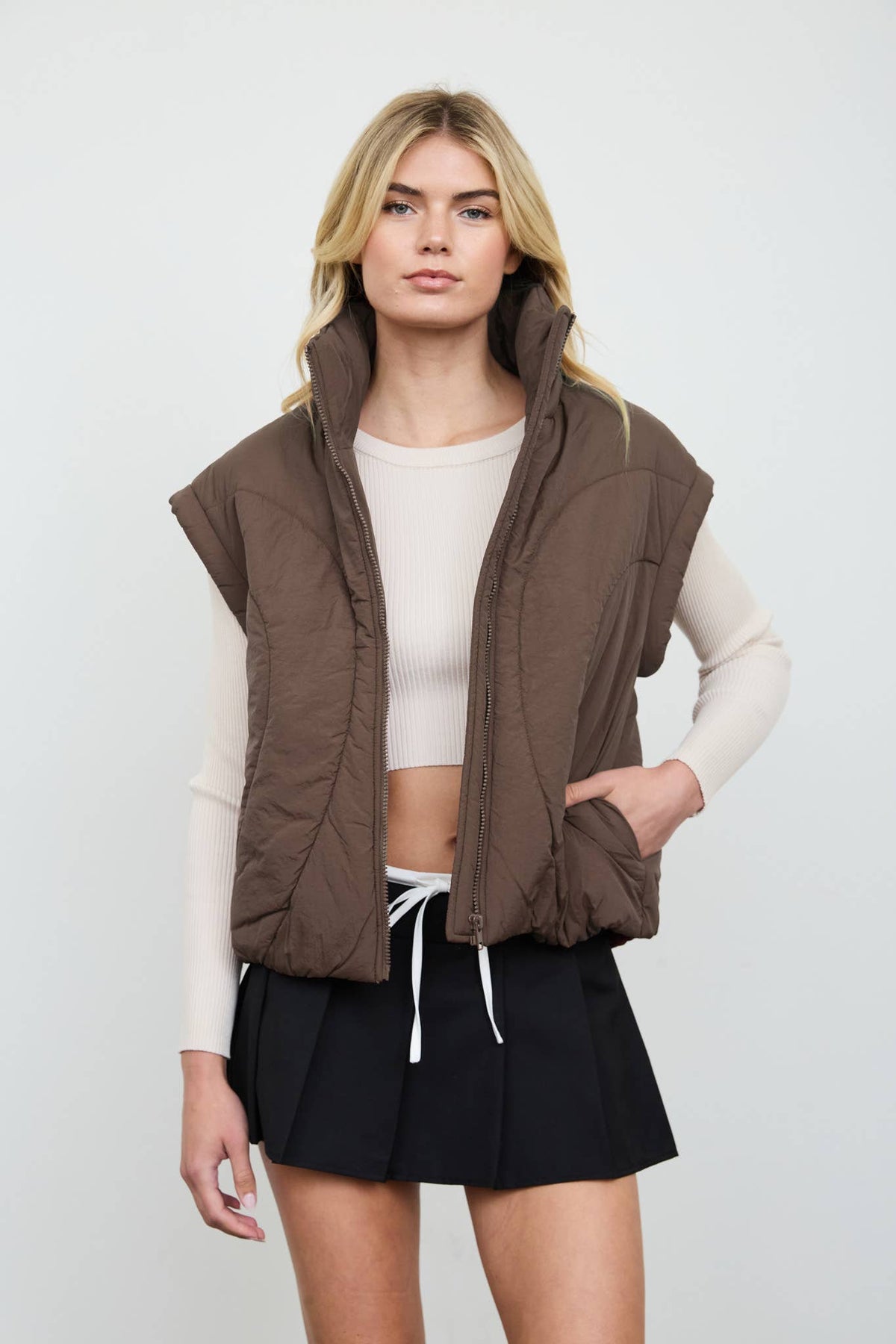 SCULPTED PANEL QUILTED MOCK NECK PUFFER VEST