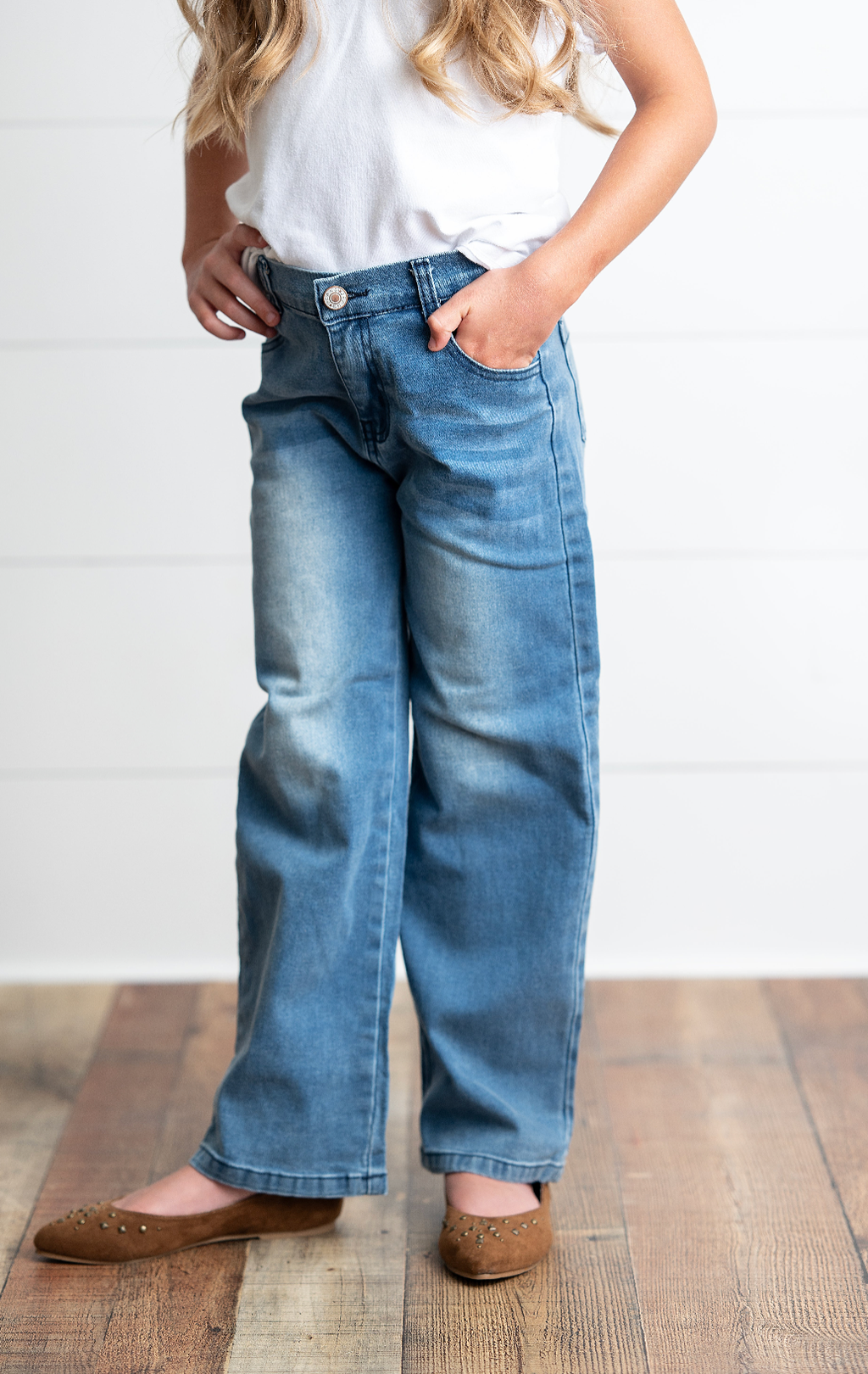 Medium Wash Wide Leg Jean