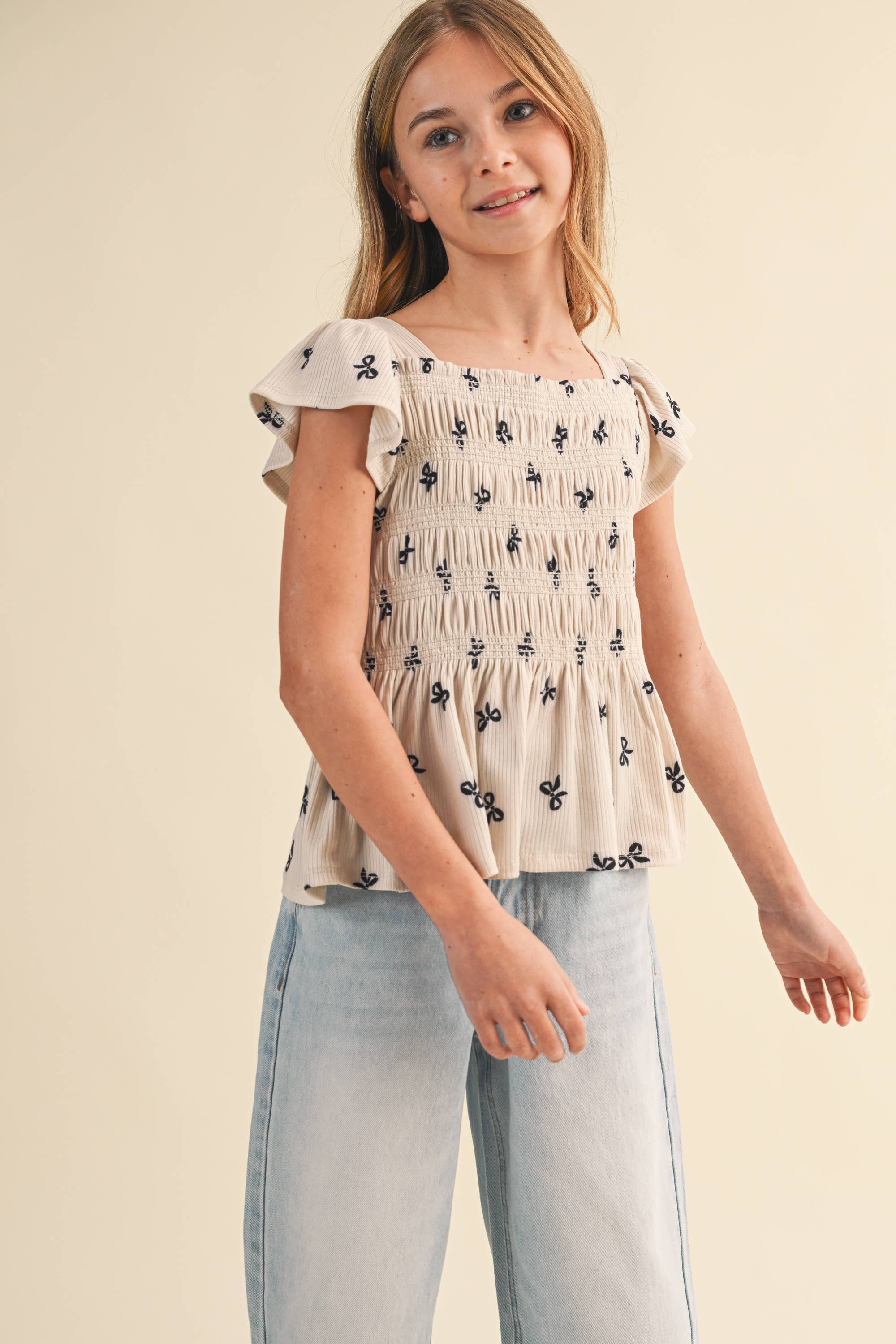 TWEEN GIRLS FLUTTER SLEEVE SMOCKED TOP