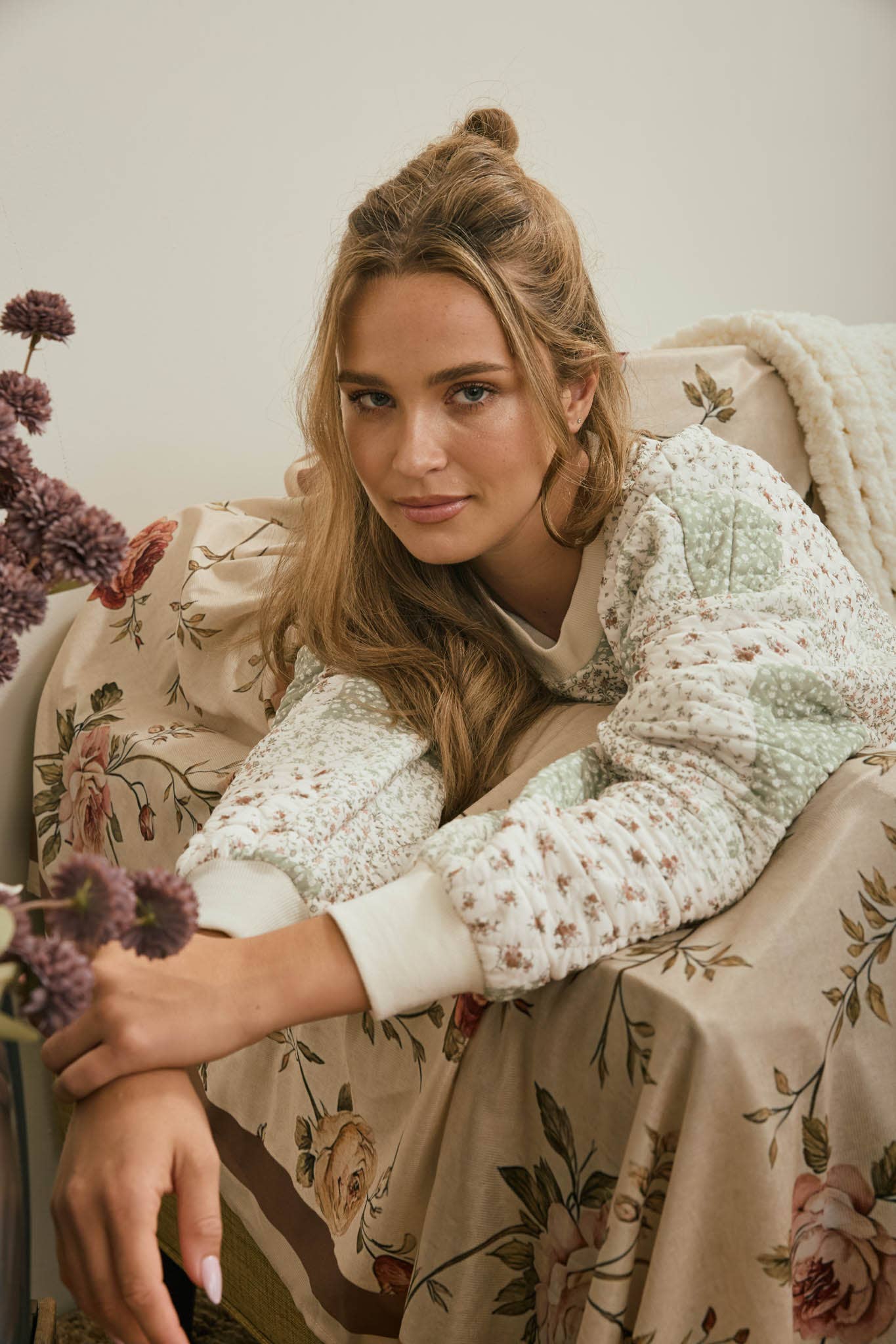 MULTI-FLORAL PATCHWORK LONG SLEEVE KNIT TOP