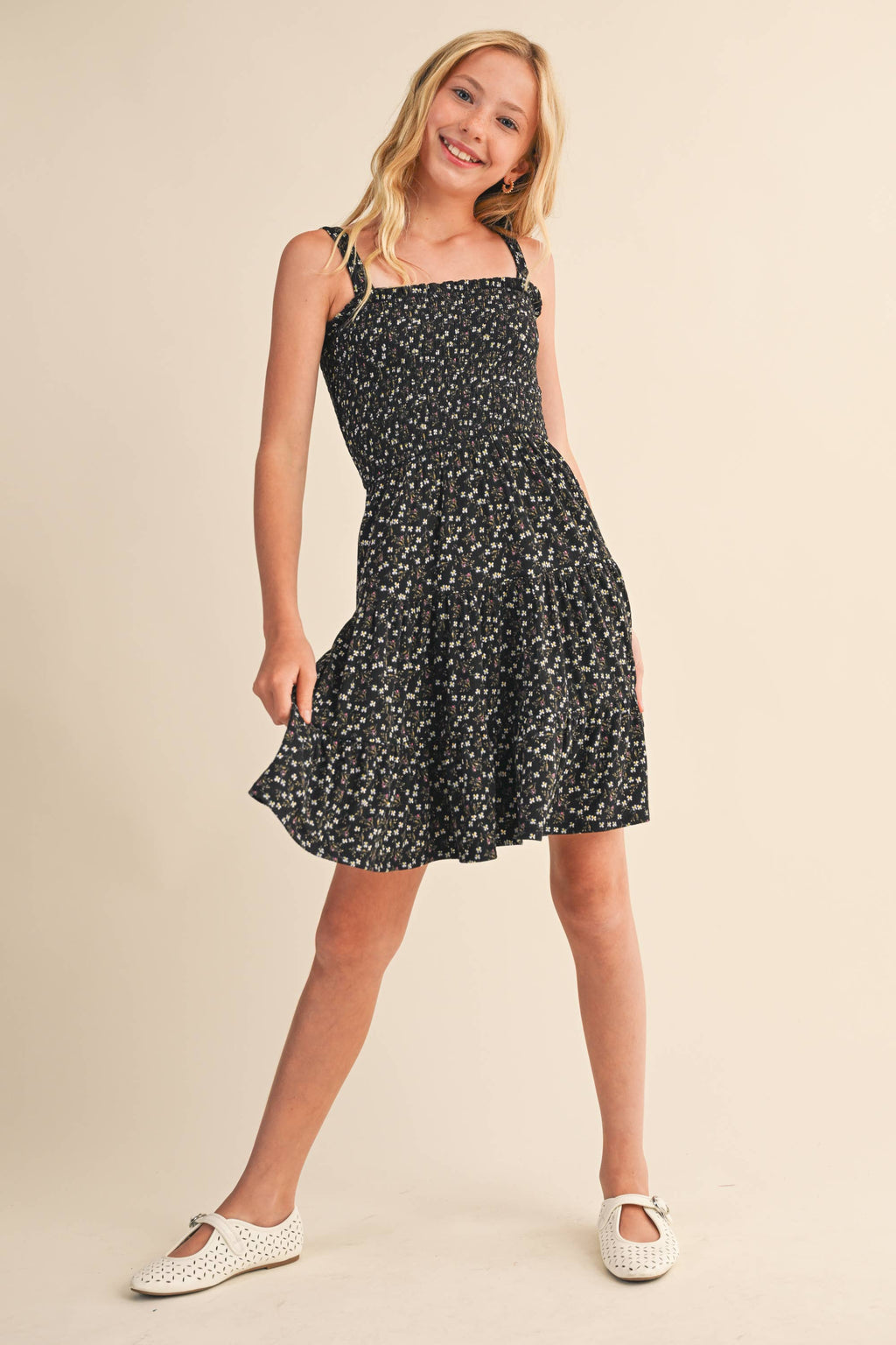 TWEEN GIRLS SMOCKED KNIT TIERED SHORT DRESS
