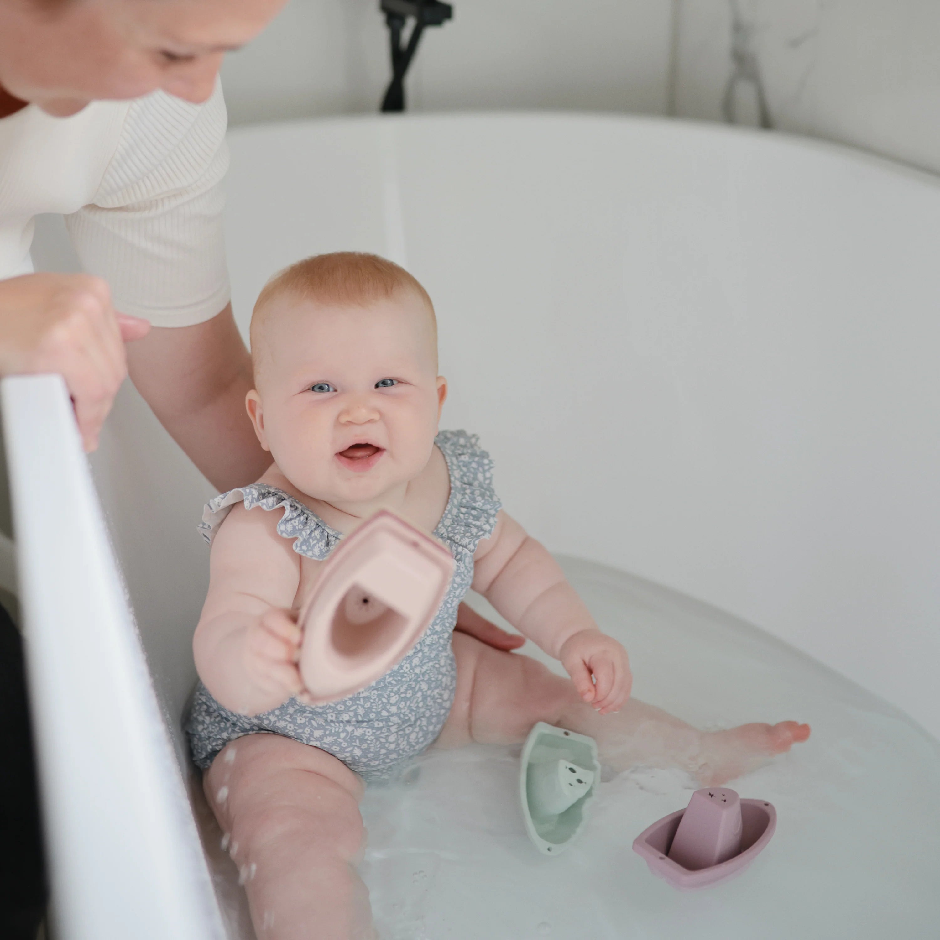 Bath Boats (multiple colors)