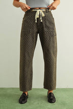 POLKA DOT PRINTED BARREL PANTS WITH BELT