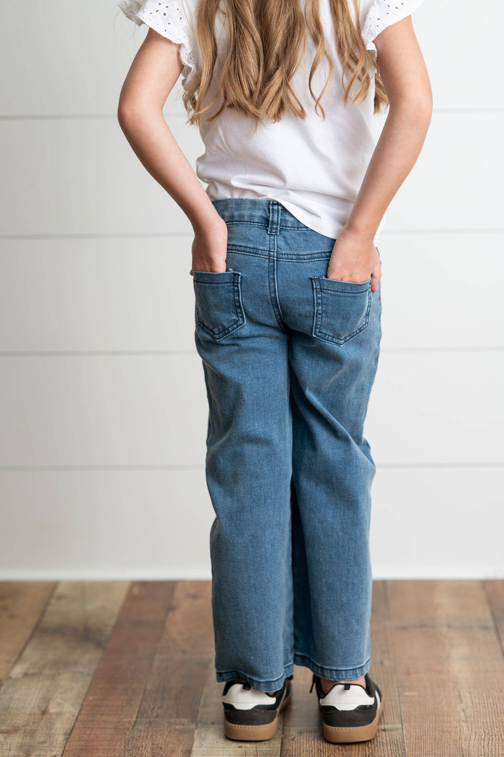 Medium Wash Wide Leg Jean