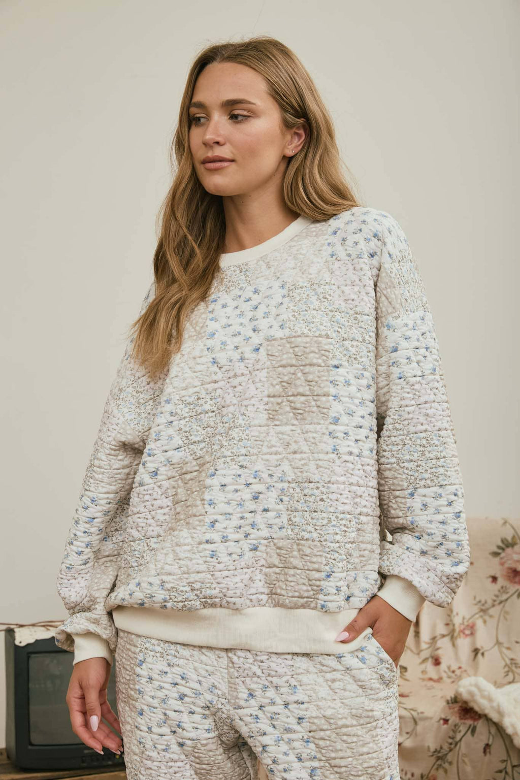 MULTI-FLORAL PATCHWORK LONG SLEEVE KNIT TOP