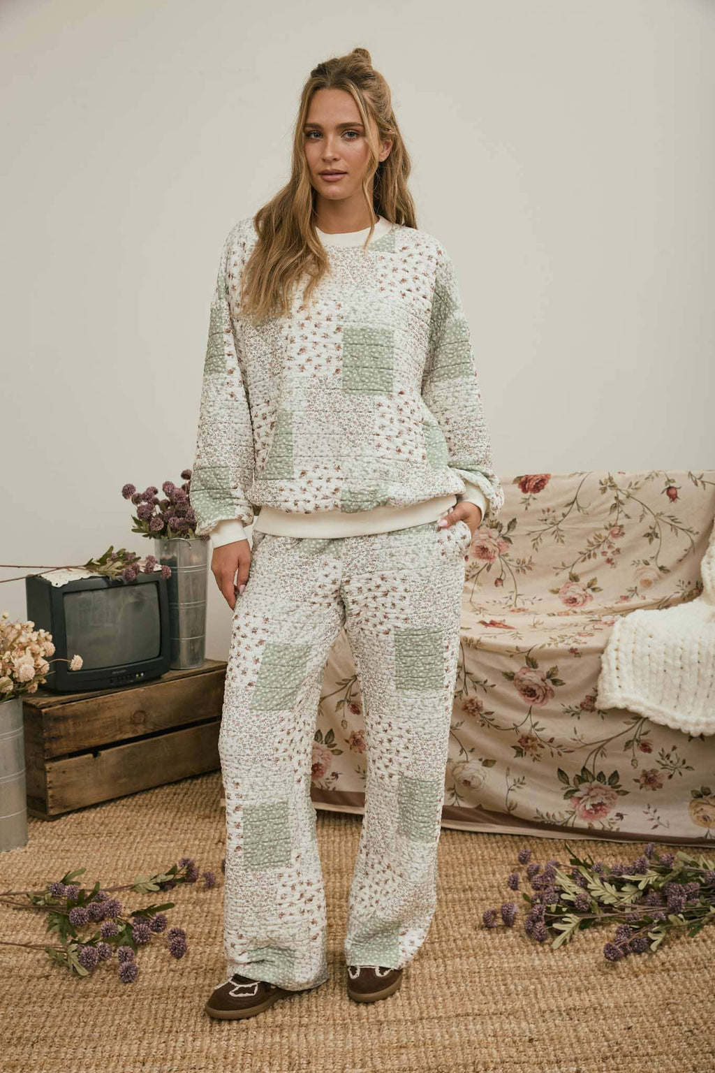 MULTI-FLORAL PATCHWORK LONG SLEEVE KNIT TOP
