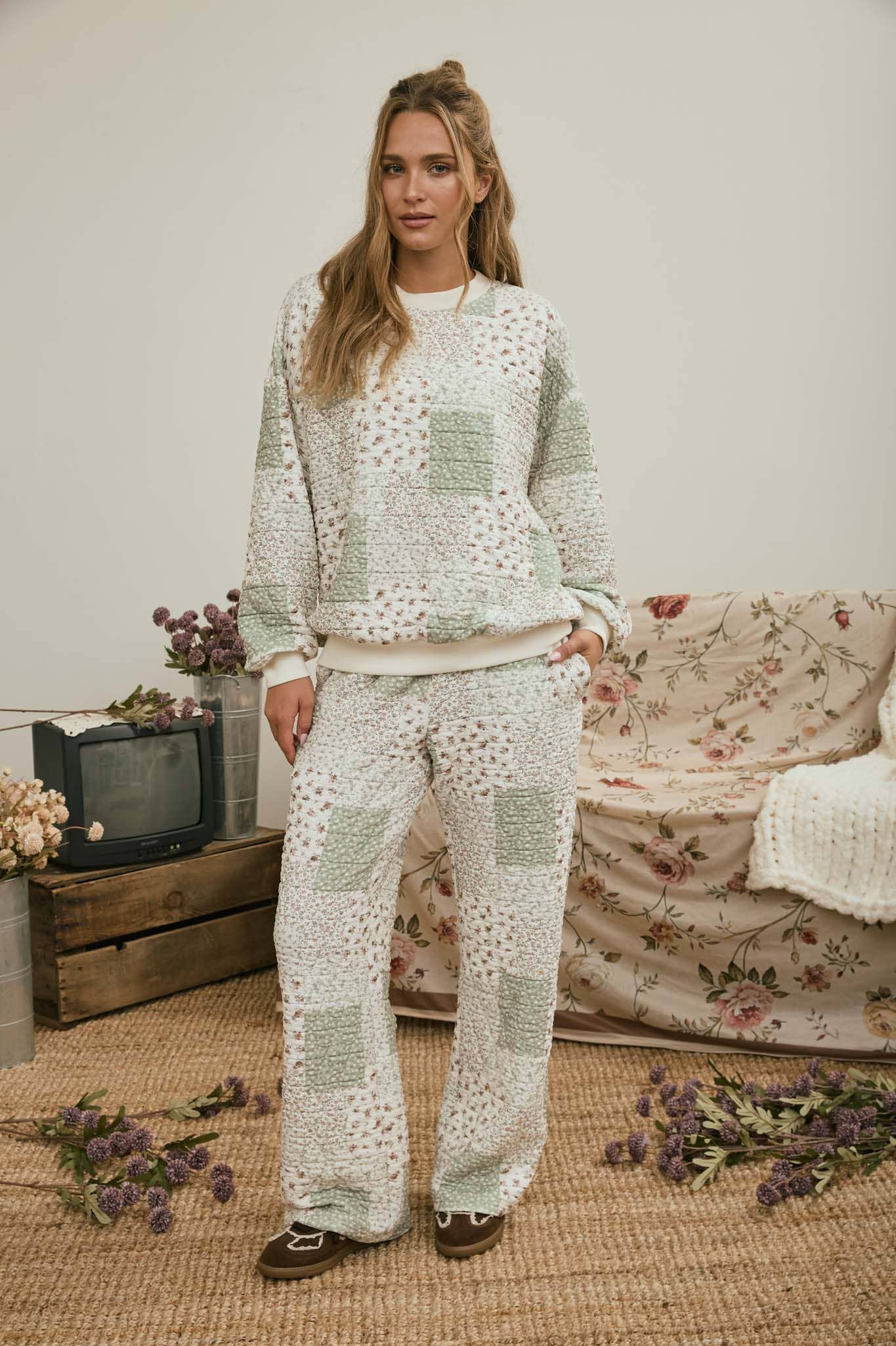 MULTI-FLORAL PATCHWORK LONG SLEEVE KNIT TOP