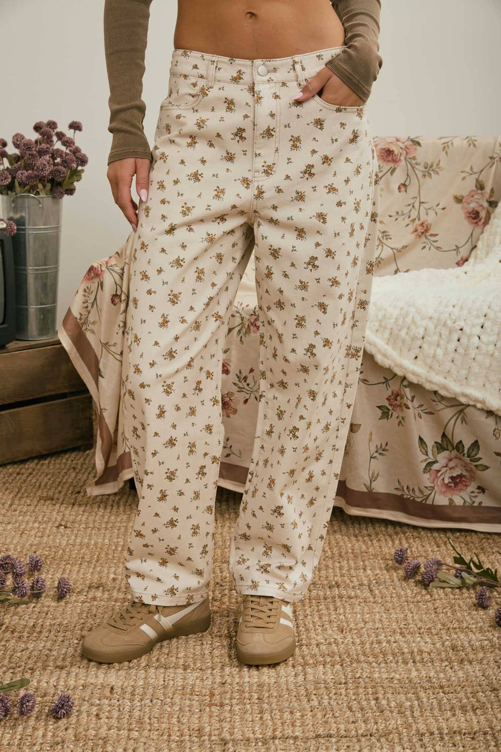 FLORAL DENIM PATTERN JEANS