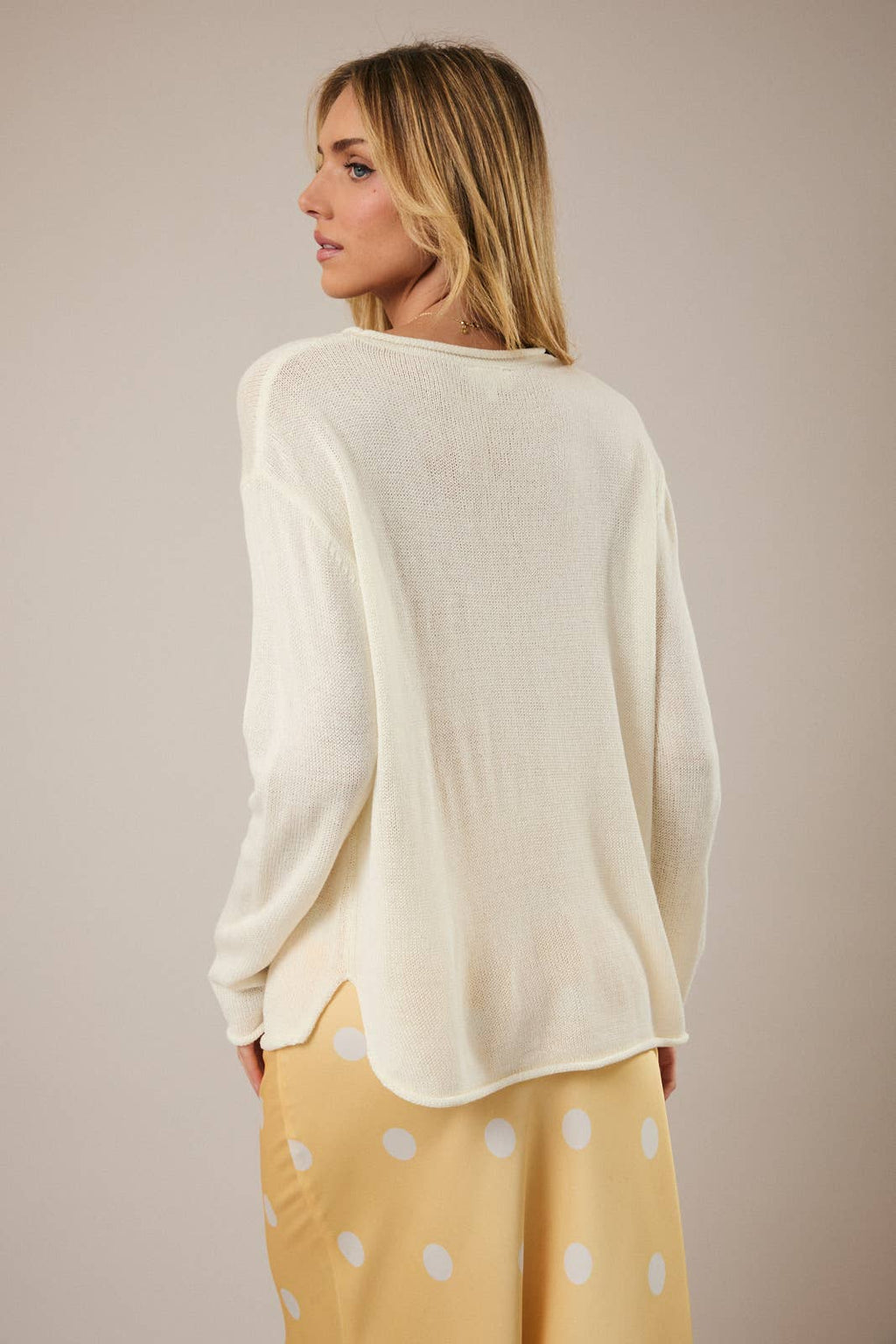 ROUND ROLL UP NECK LEMON GRAPHIC SWEATER