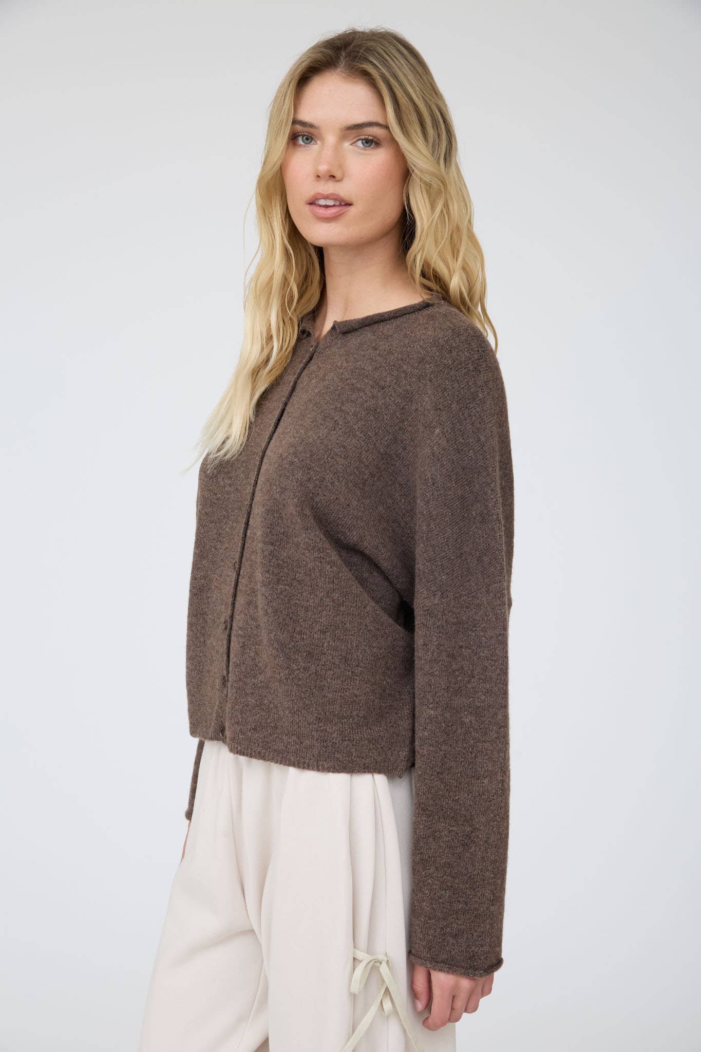 LIGHTWEIGHT BUTTON DOWN KNIT CARDIGAN