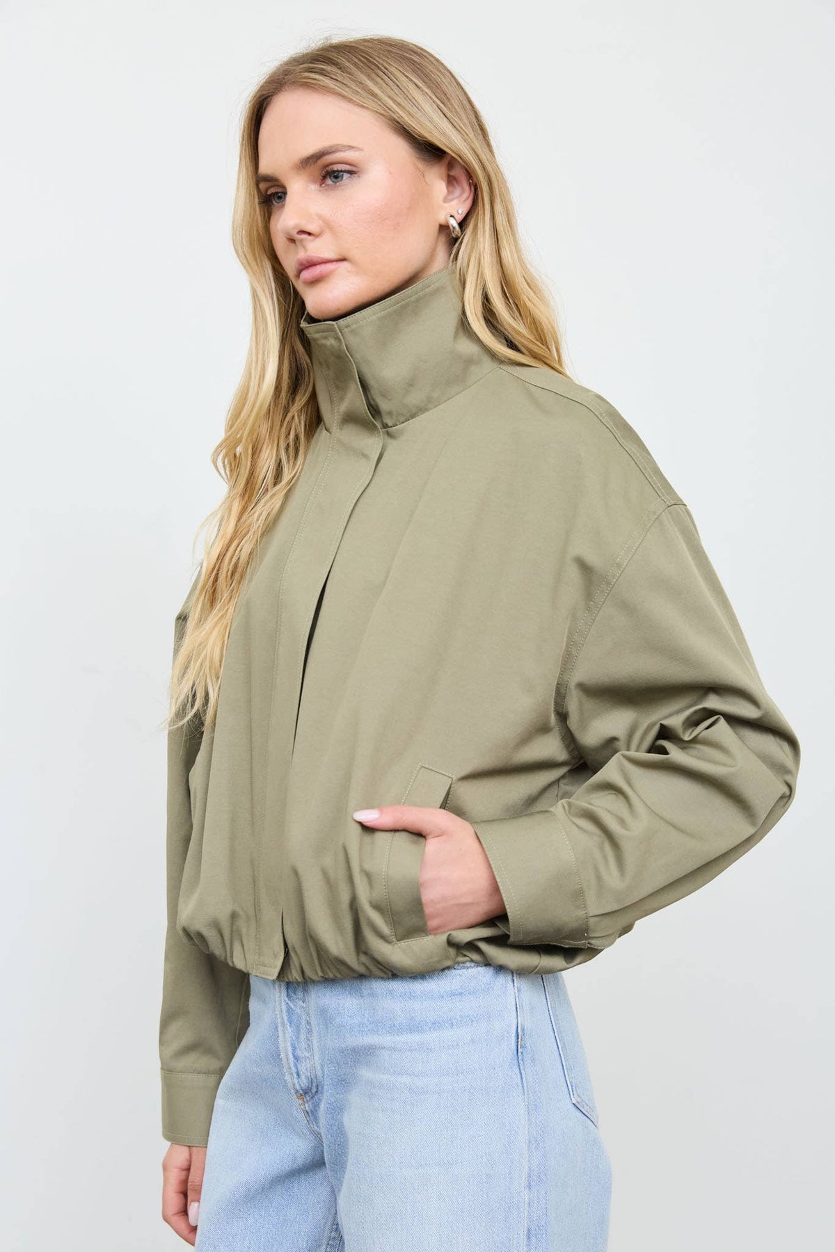 ZIP-UP MOCK NECK ELASTIC HEM JACKET