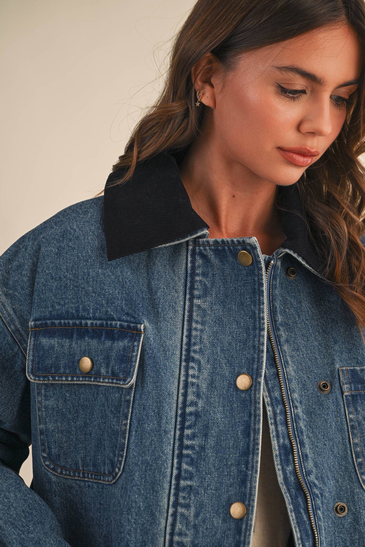 DENIM JACKET WITH REMOVABLE CORDUROY COLLAR