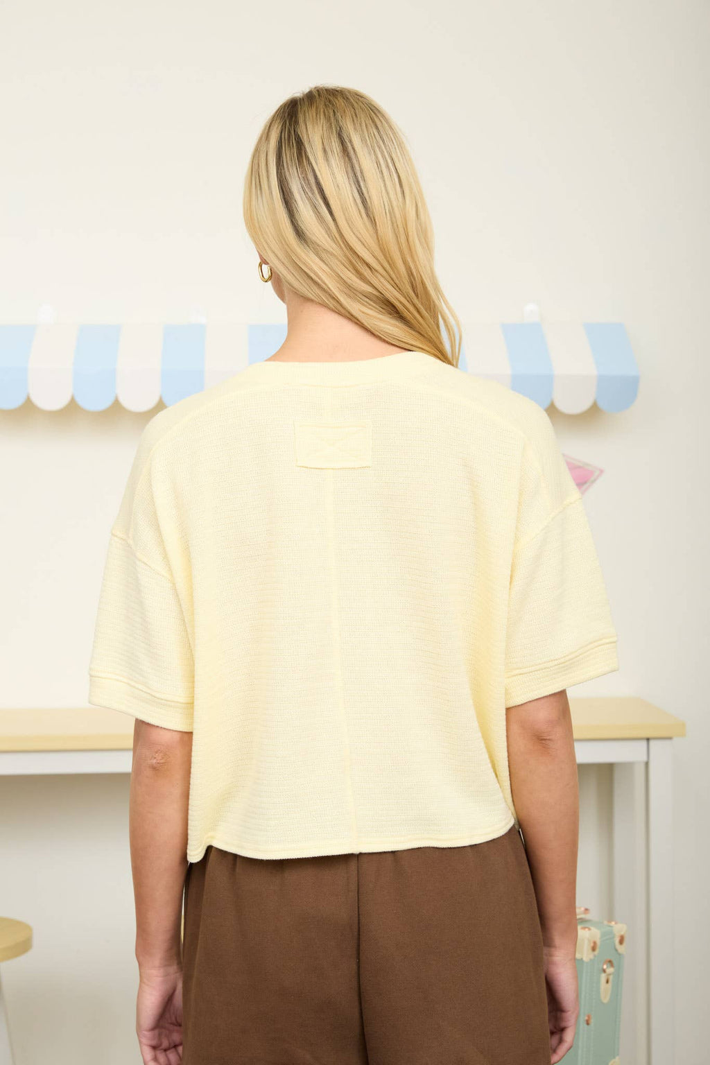 TEXTURED KNIT BUTTON DOWN SHORT SLEEVE CARDIGAN